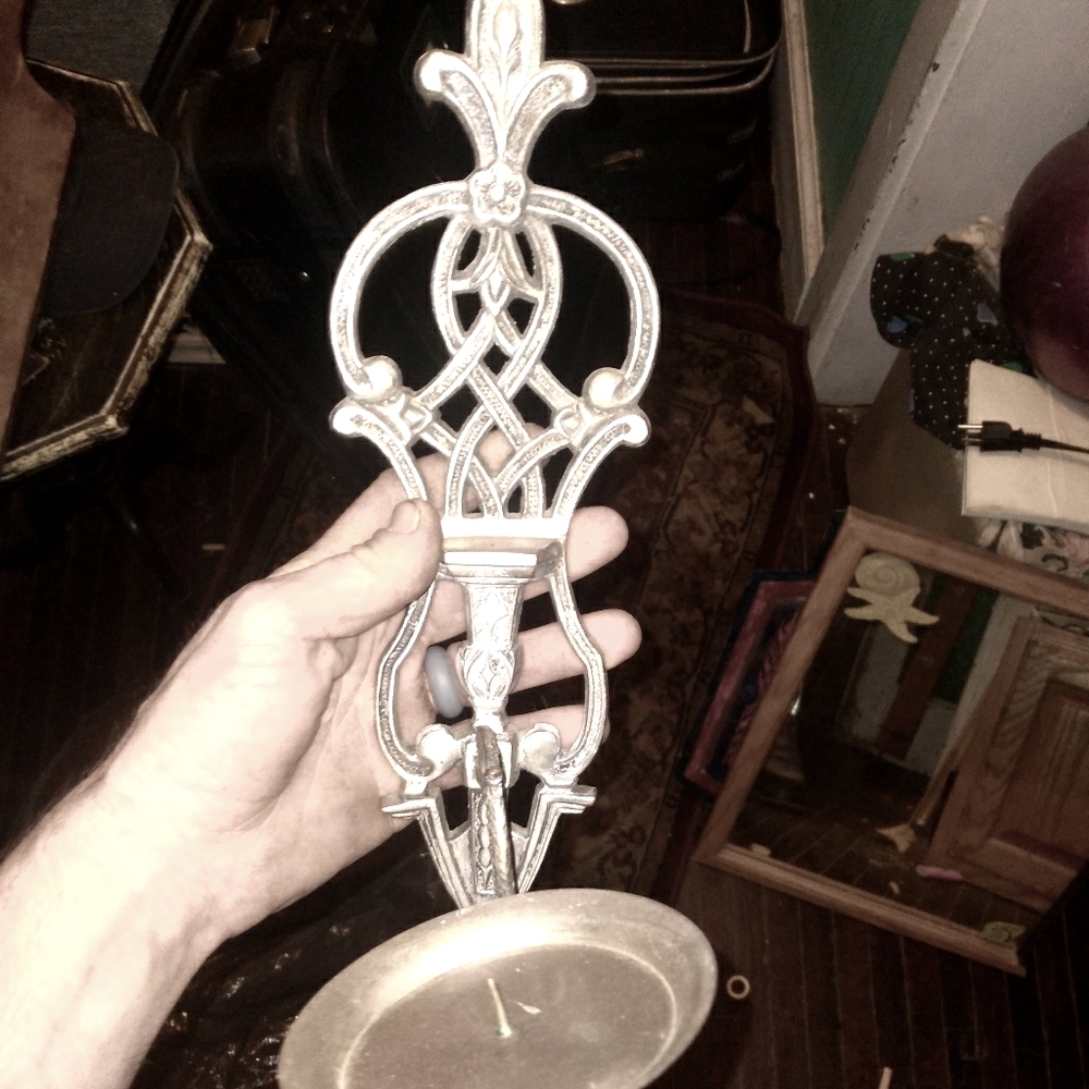 Metal candle sconce